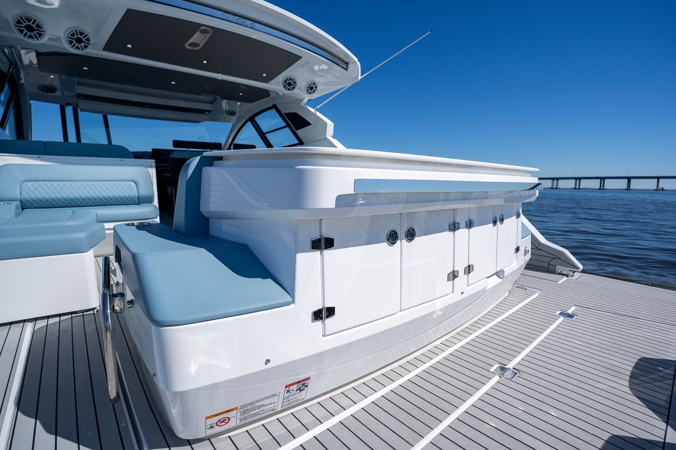 CRUISERS YACHTS 50 GLS OB, photo 18