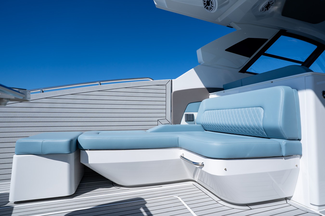 CRUISERS YACHTS 50 GLS OB, photo 21