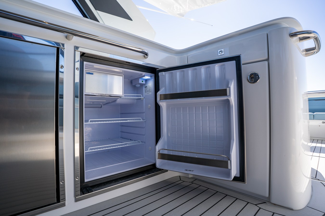 CRUISERS YACHTS 50 GLS OB, photo 26