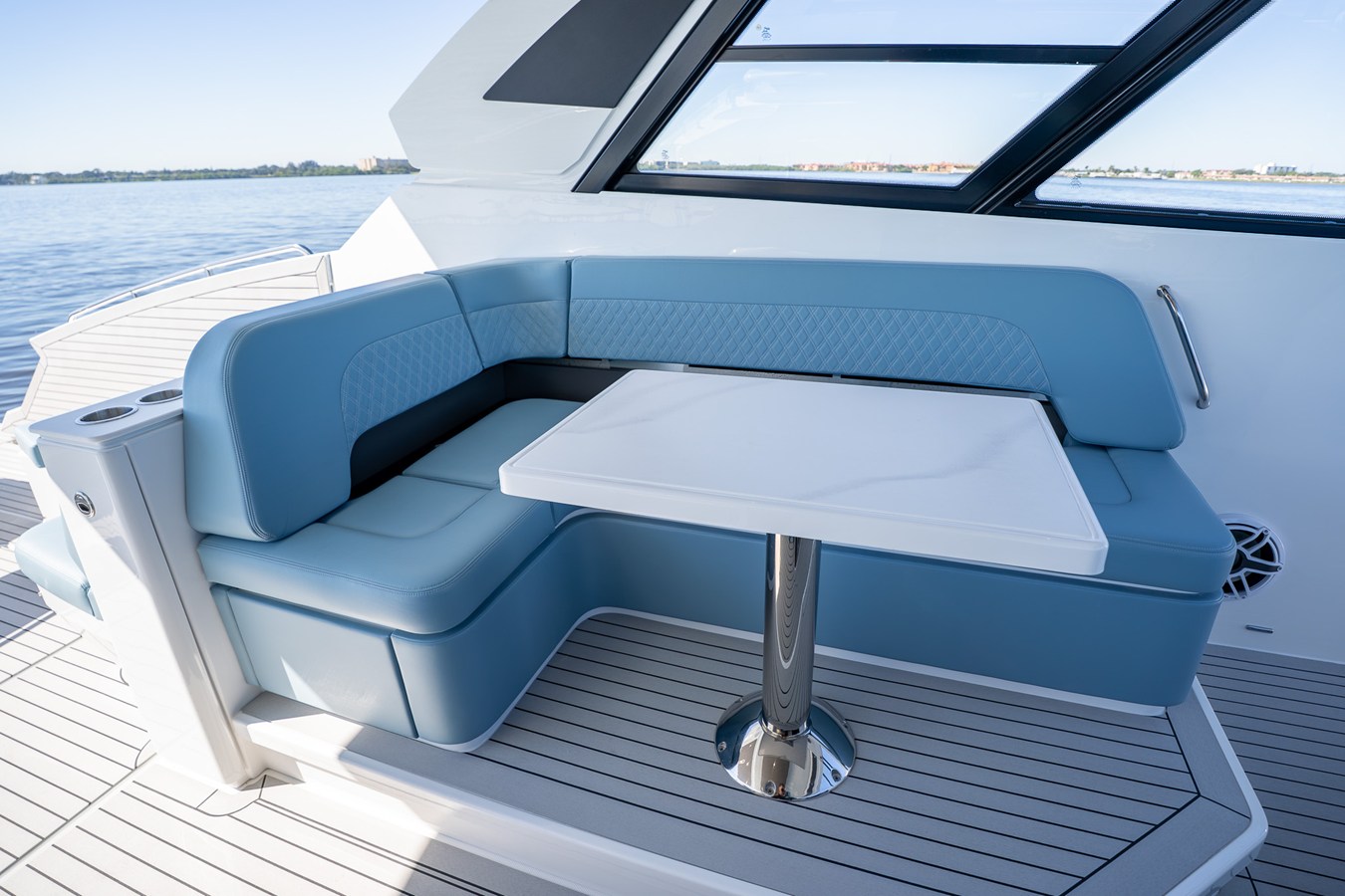 CRUISERS YACHTS 50 GLS OB, photo 28