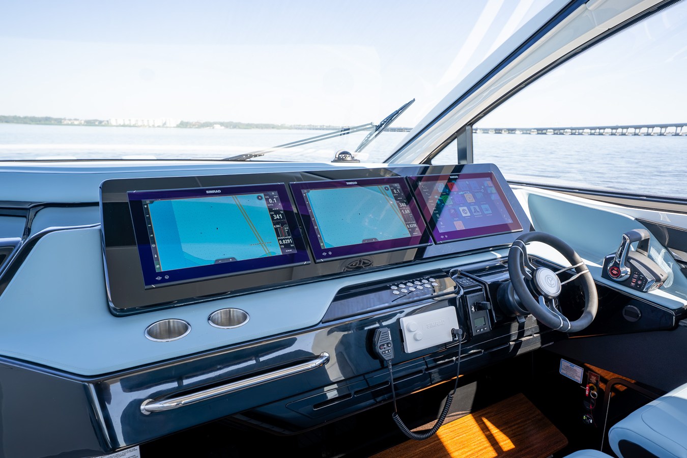 CRUISERS YACHTS 50 GLS OB, photo 31