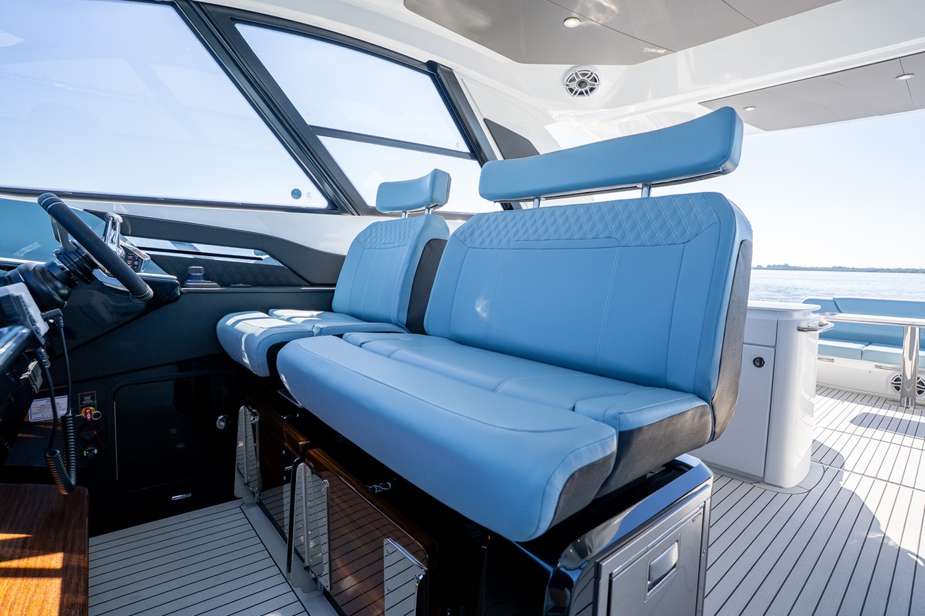CRUISERS YACHTS 50 GLS OB, photo 33