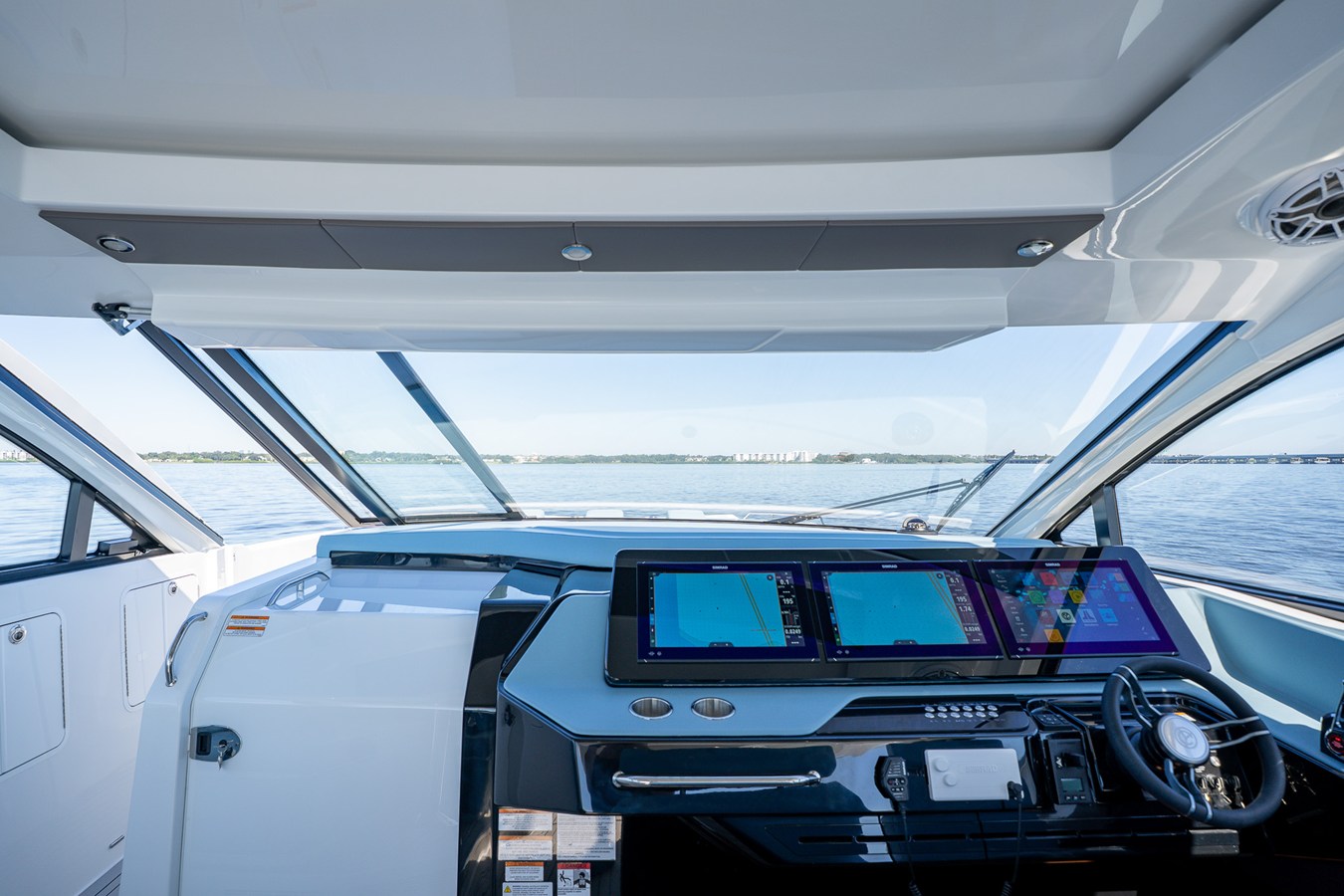 CRUISERS YACHTS 50 GLS OB, photo 38