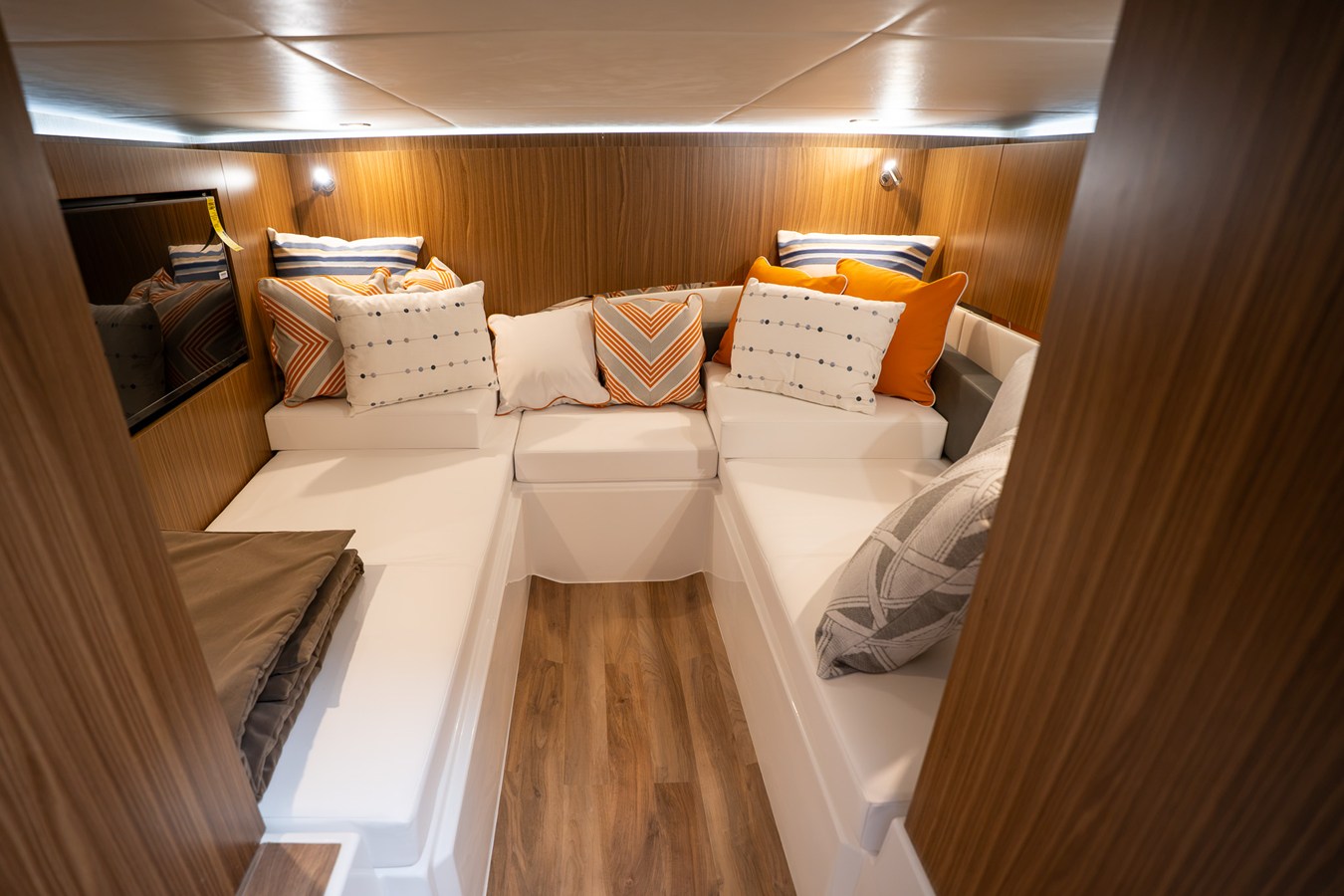 CRUISERS YACHTS 50 GLS OB, photo 51
