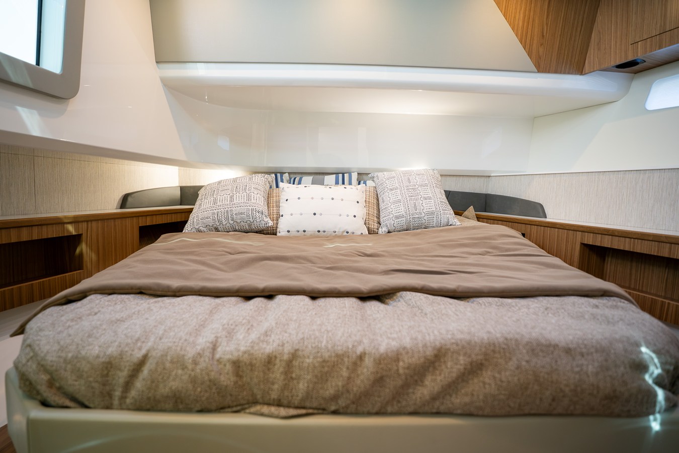 CRUISERS YACHTS 50 GLS OB, photo 53