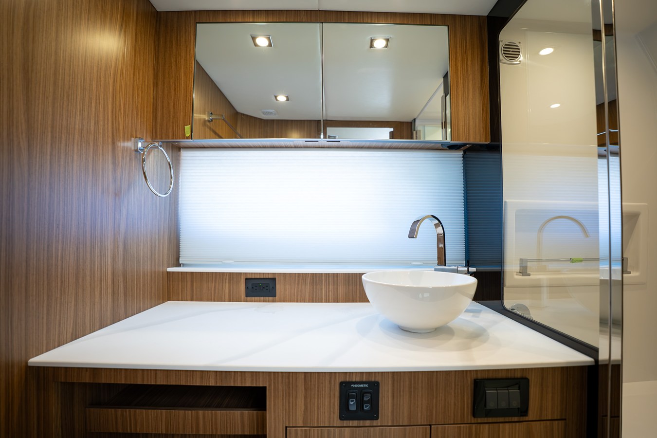 CRUISERS YACHTS 50 GLS OB, photo 60