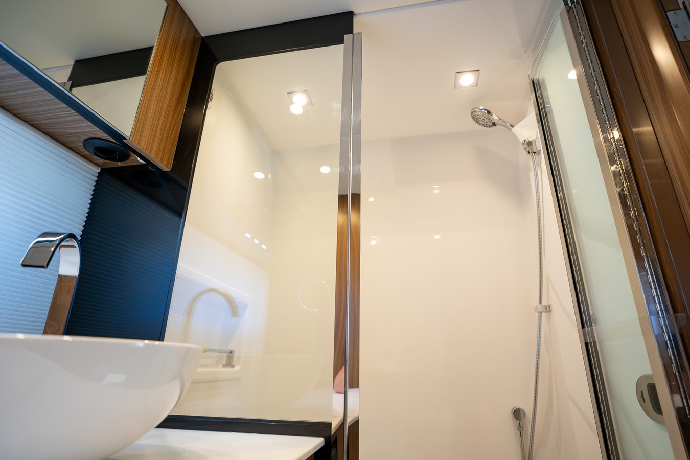 CRUISERS YACHTS 50 GLS OB, photo 61