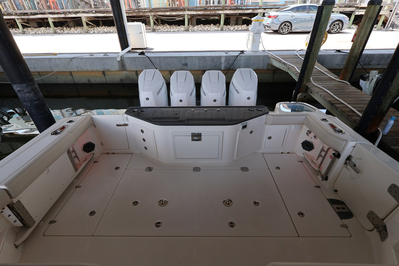 BOSTON WHALER 405 CONQUEST, photo 17
