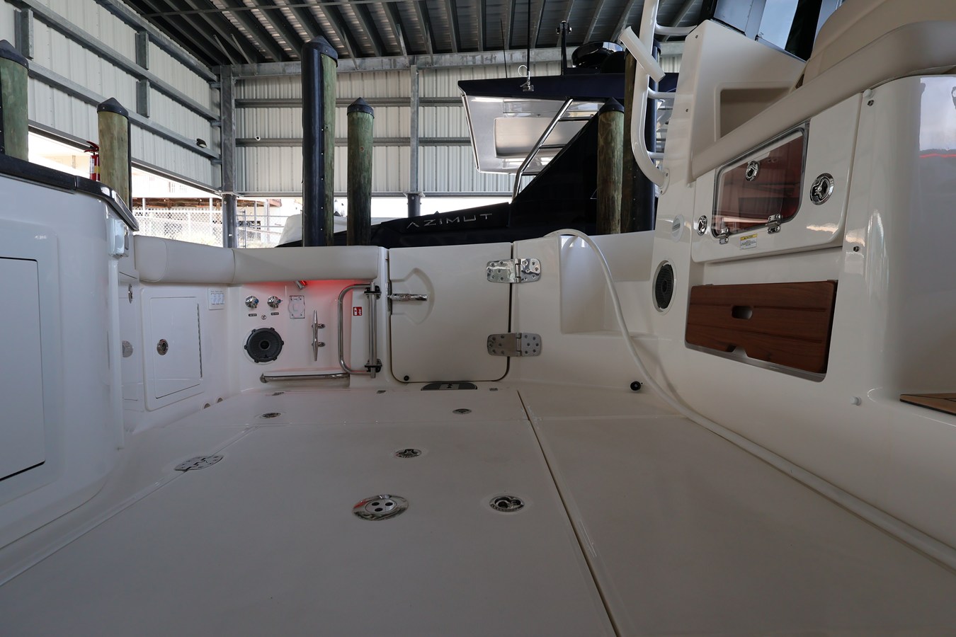 BOSTON WHALER 405 CONQUEST, photo 19