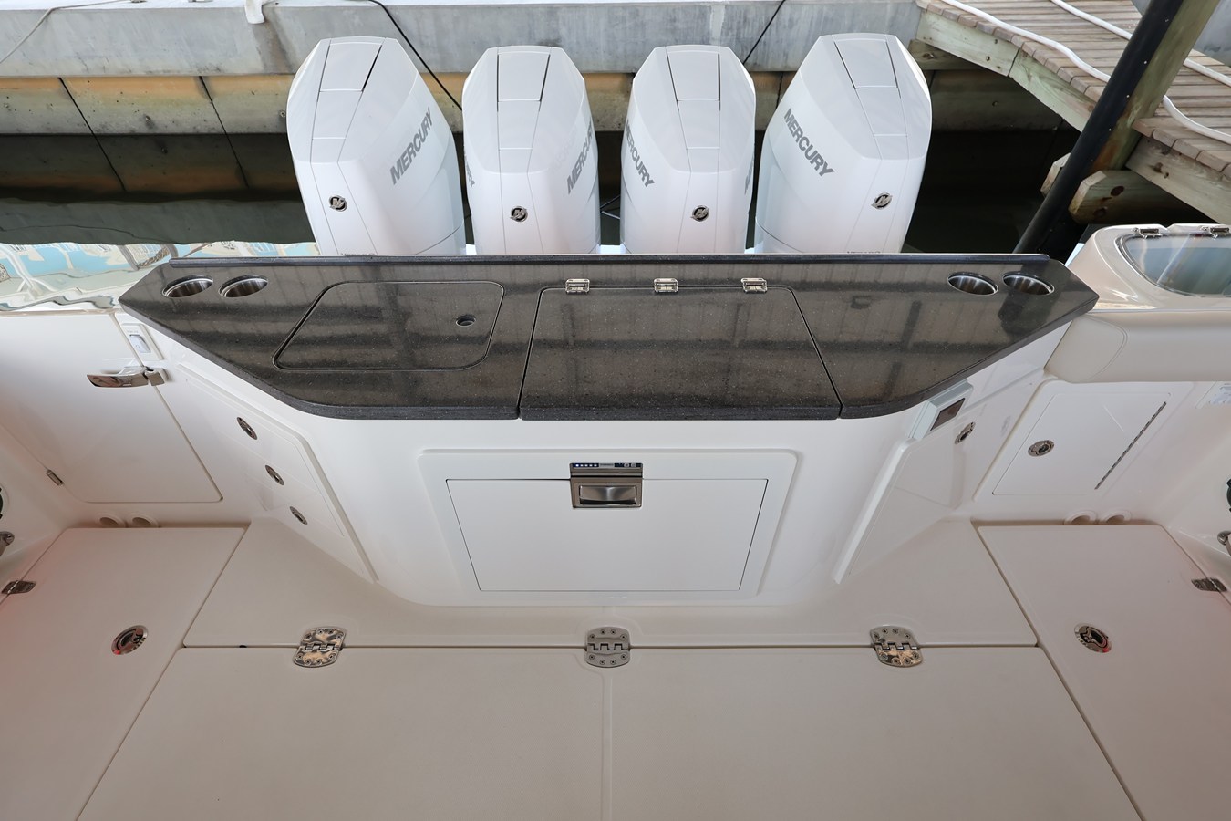 BOSTON WHALER 405 CONQUEST, photo 21