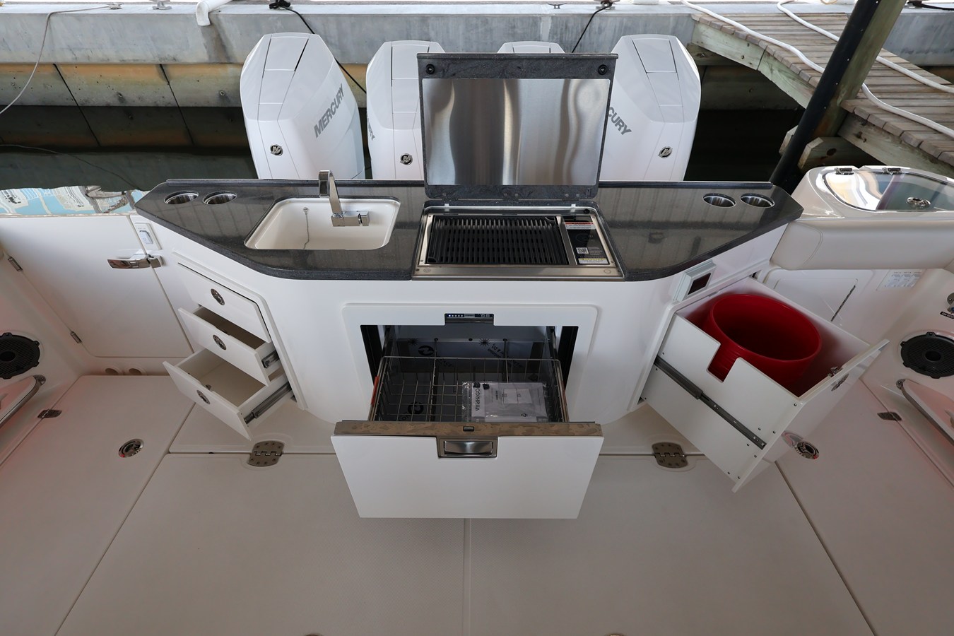 BOSTON WHALER 405 CONQUEST, photo 22