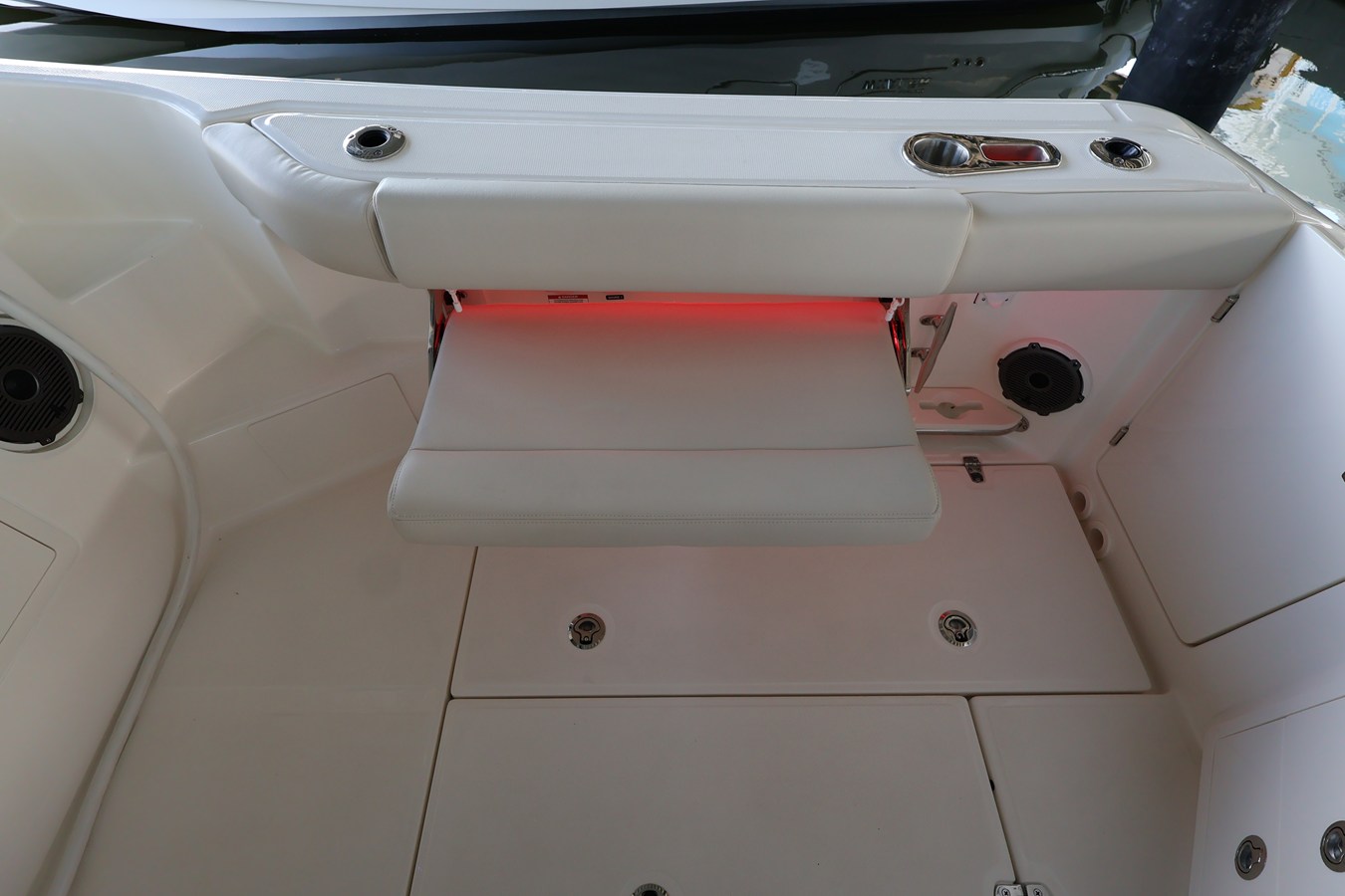 BOSTON WHALER 405 CONQUEST, photo 24