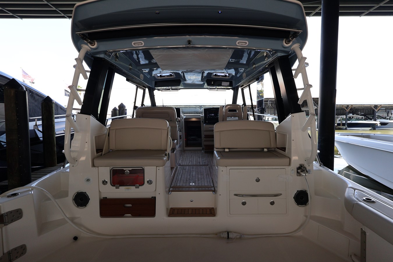 BOSTON WHALER 405 CONQUEST, photo 25