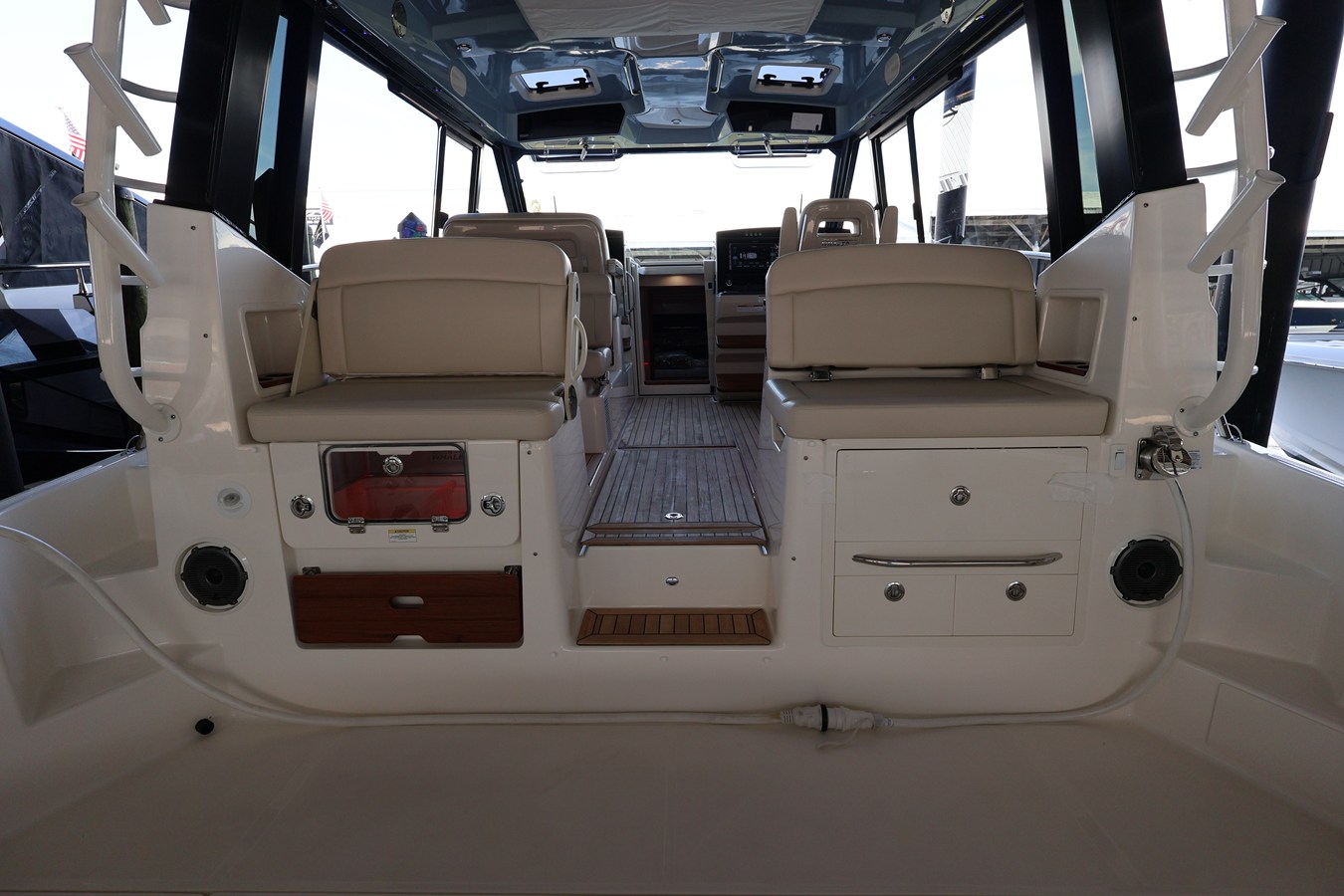 BOSTON WHALER 405 CONQUEST, photo 26