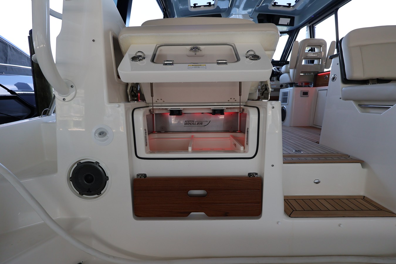 BOSTON WHALER 405 CONQUEST, photo 32