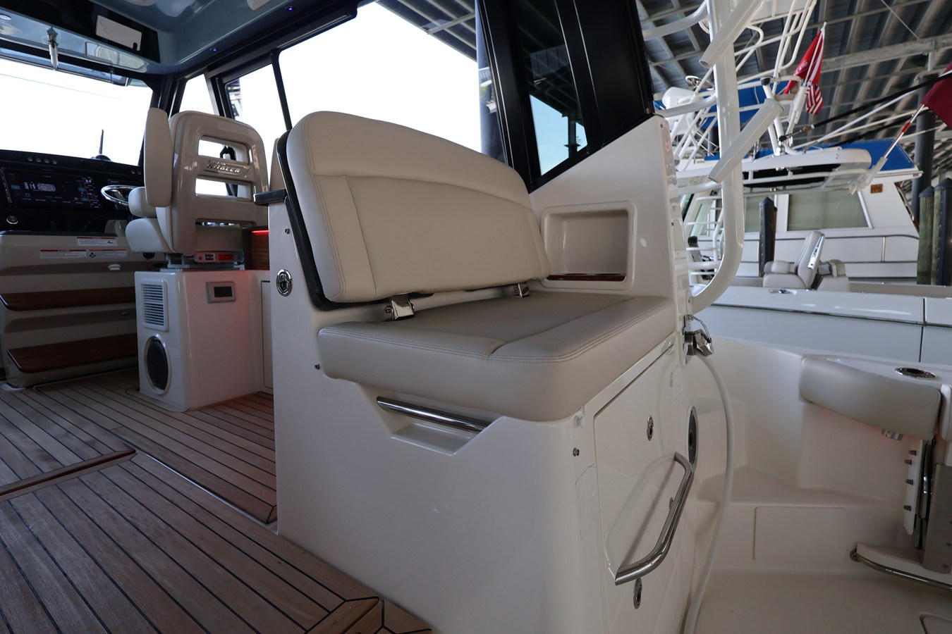 BOSTON WHALER 405 CONQUEST, photo 34