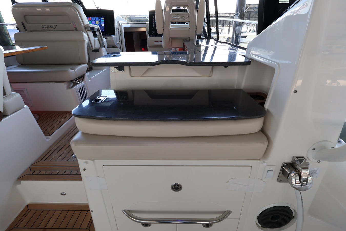 BOSTON WHALER 405 CONQUEST, photo 36