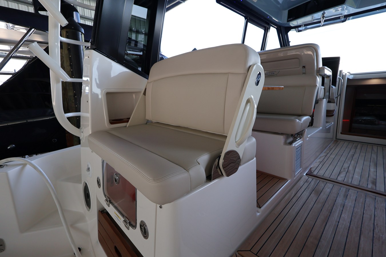 BOSTON WHALER 405 CONQUEST, photo 38
