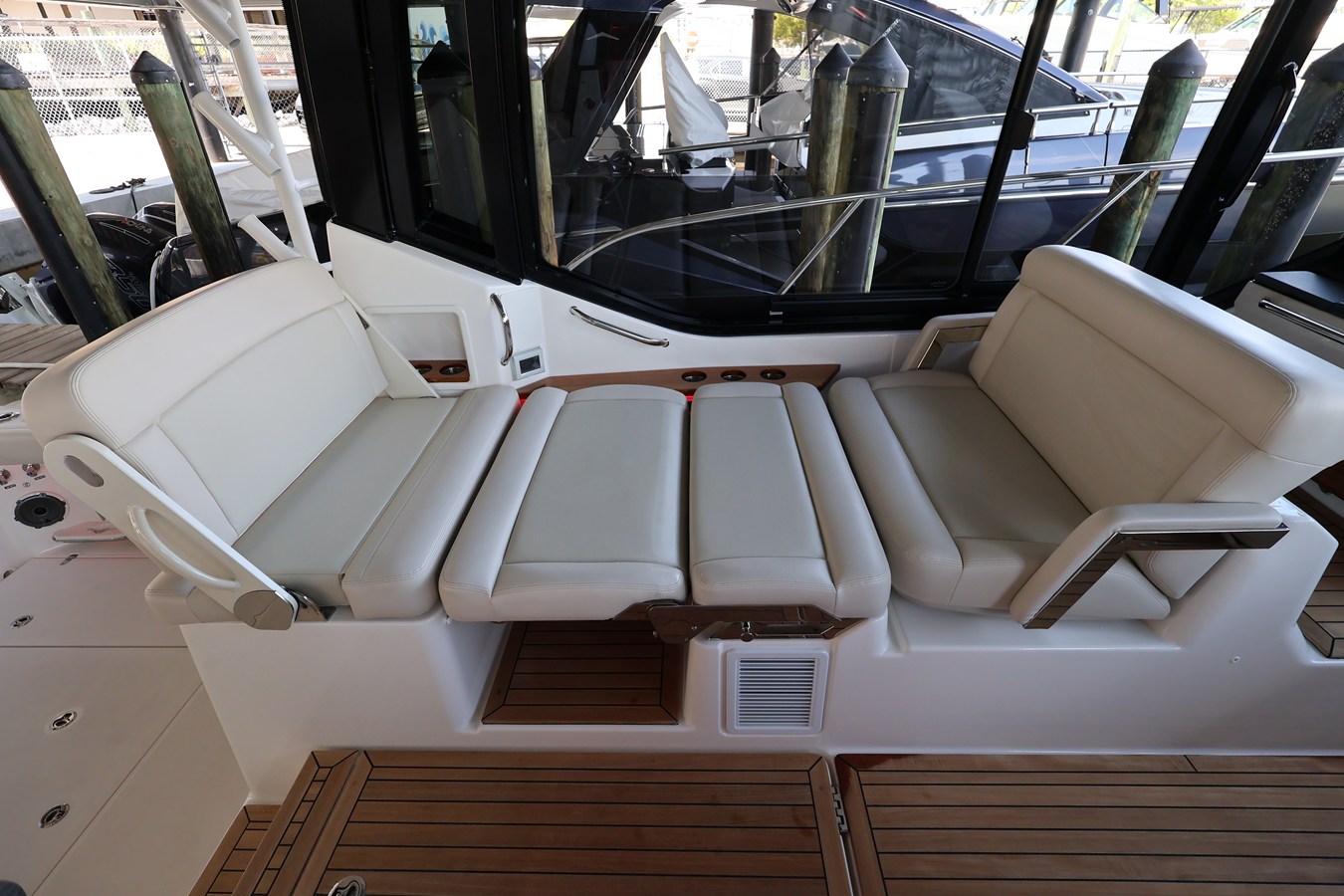 BOSTON WHALER 405 CONQUEST, photo 42