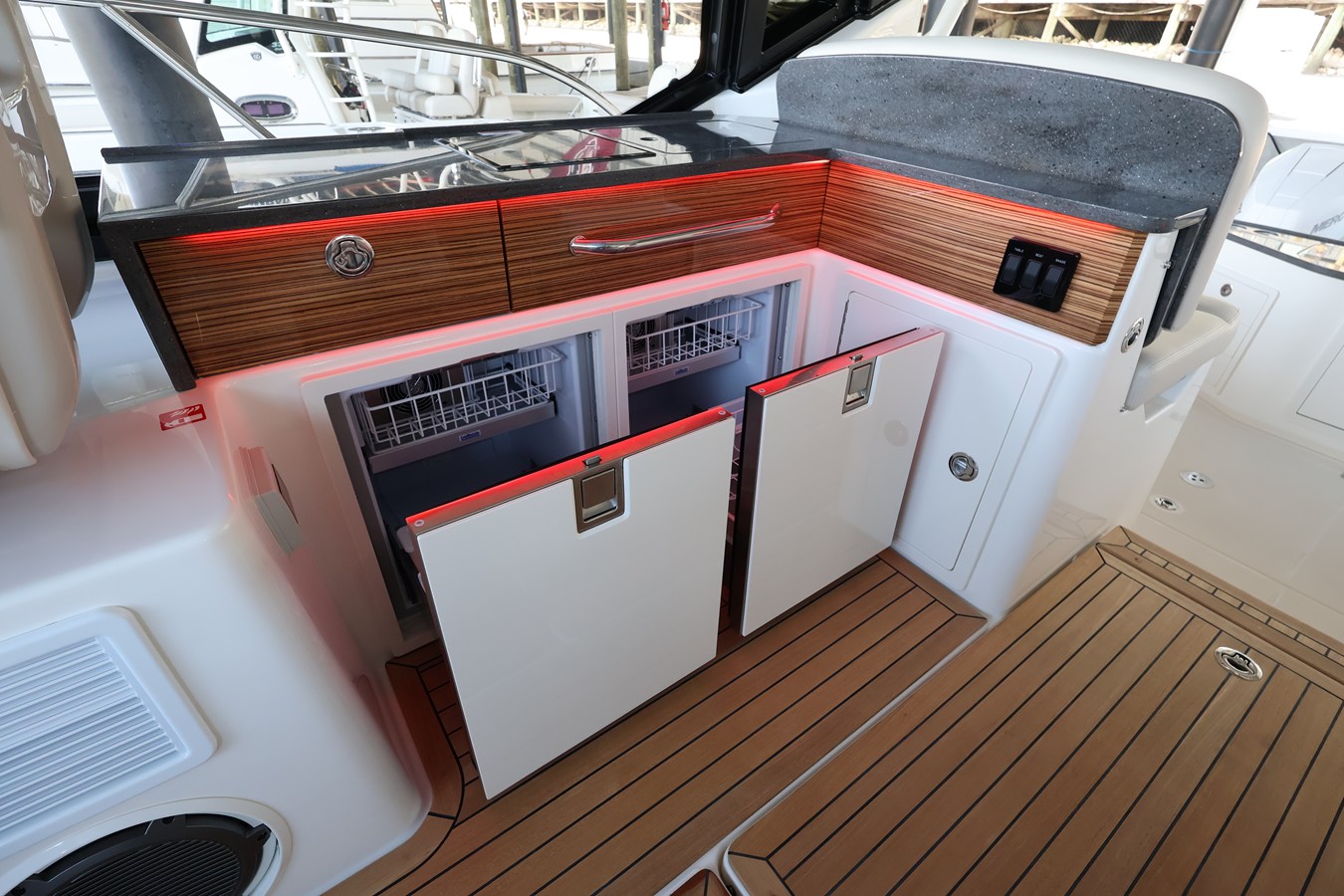 BOSTON WHALER 405 CONQUEST, photo 47