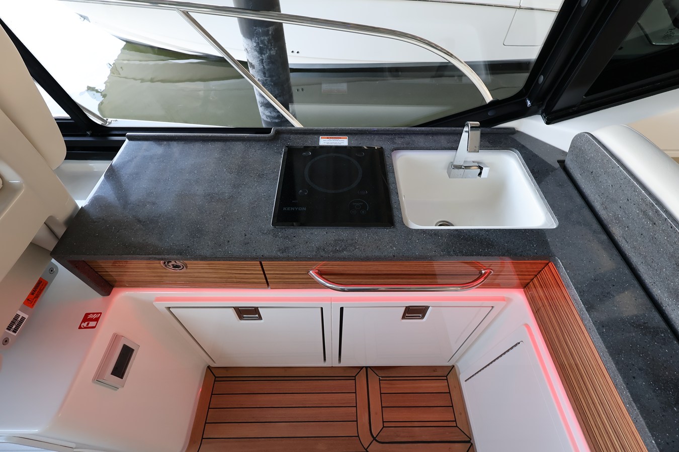 BOSTON WHALER 405 CONQUEST, photo 48
