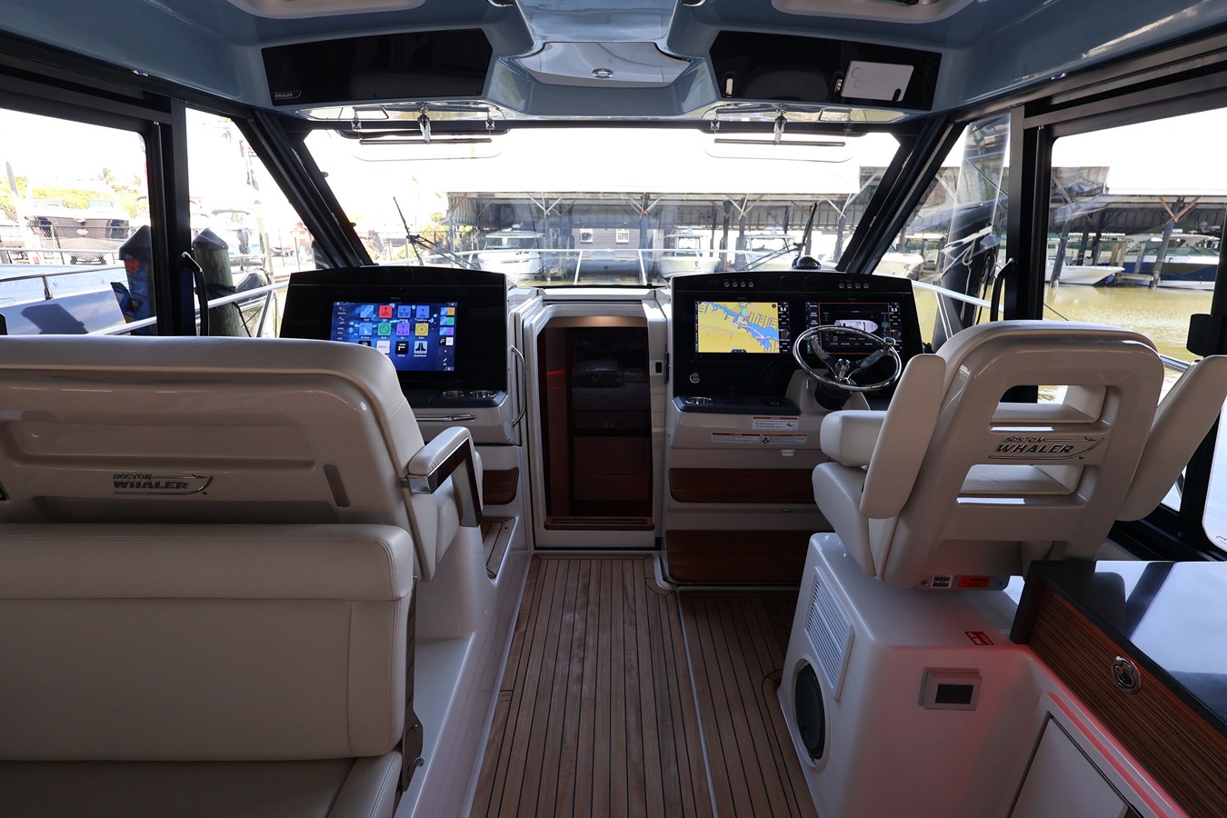 BOSTON WHALER 405 CONQUEST, photo 50