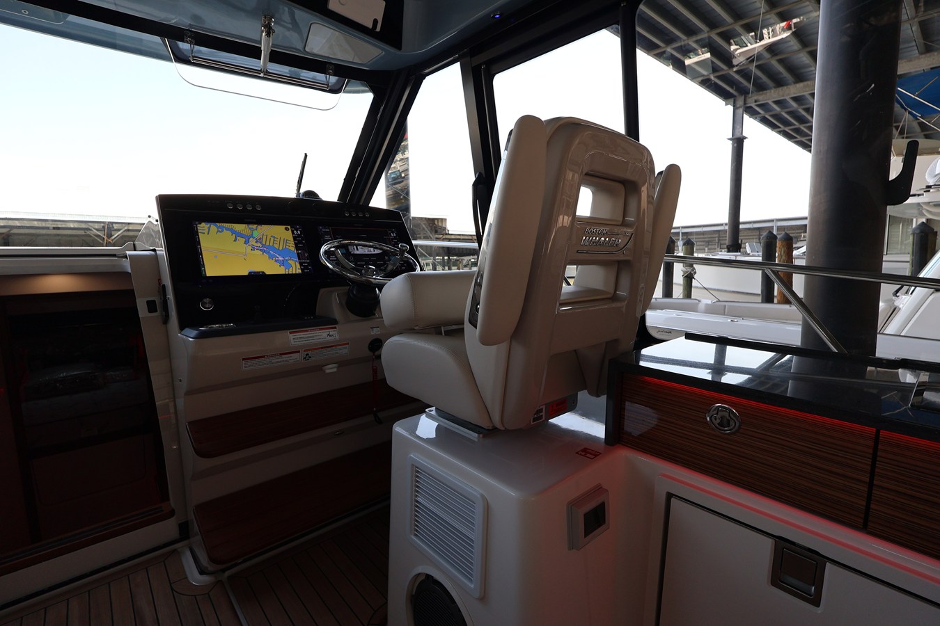 BOSTON WHALER 405 CONQUEST, photo 51