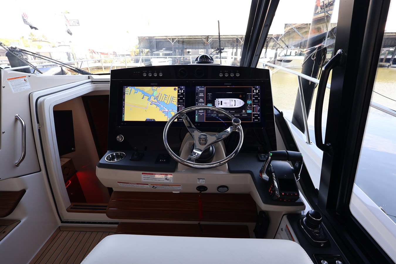 BOSTON WHALER 405 CONQUEST, photo 52