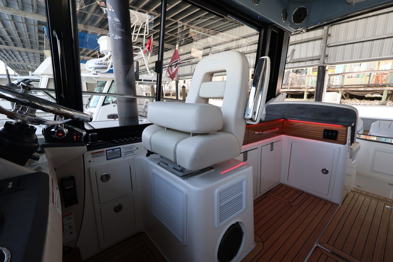 BOSTON WHALER 405 CONQUEST, photo 56
