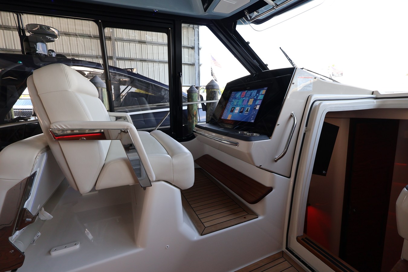 BOSTON WHALER 405 CONQUEST, photo 59