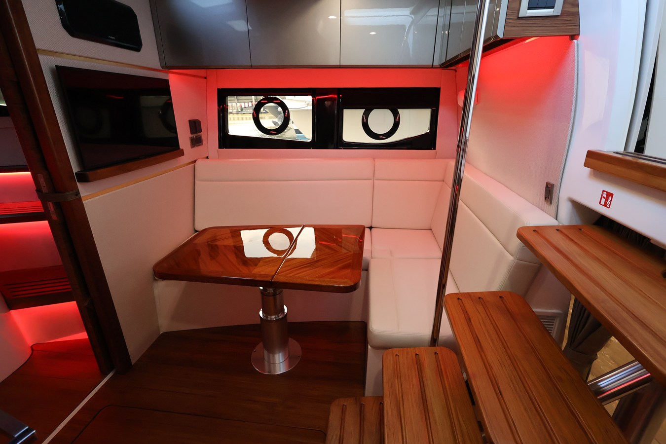 BOSTON WHALER 405 CONQUEST, photo 65