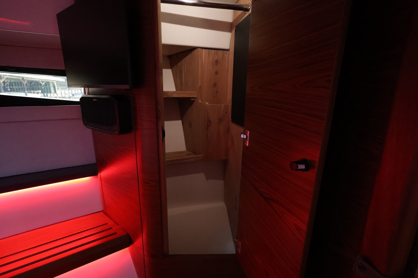 BOSTON WHALER 405 CONQUEST, photo 72