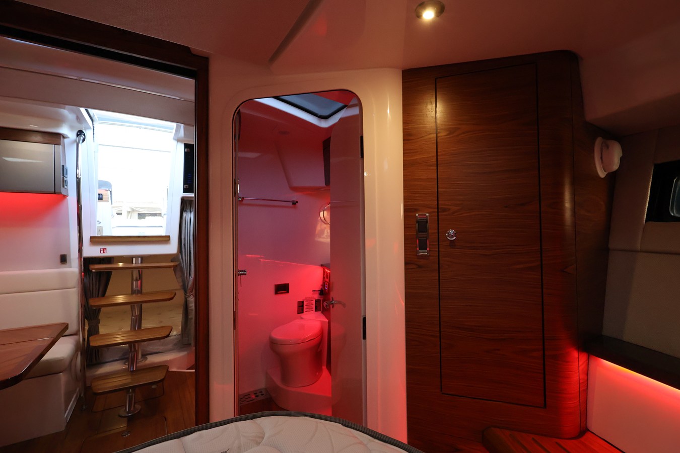 BOSTON WHALER 405 CONQUEST, photo 74