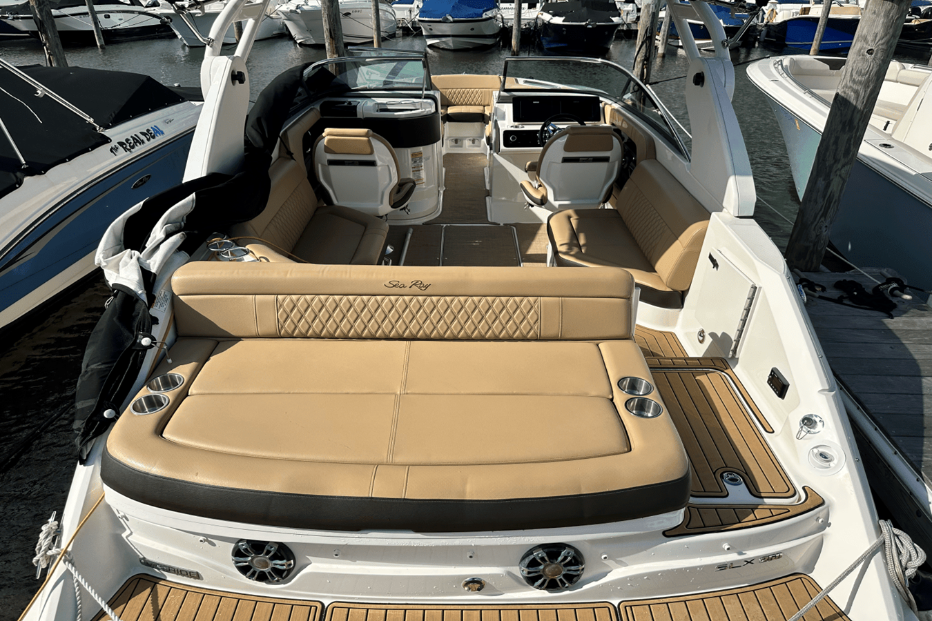 Sea Ray 250 SLX — 2019 Sea Ray 250 SLX — photo 5