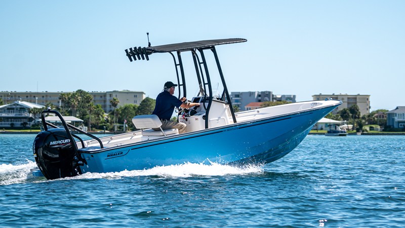 BOSTON WHALER 190 MONTAUK — 2027 Boston Whaler 190 Montauk
