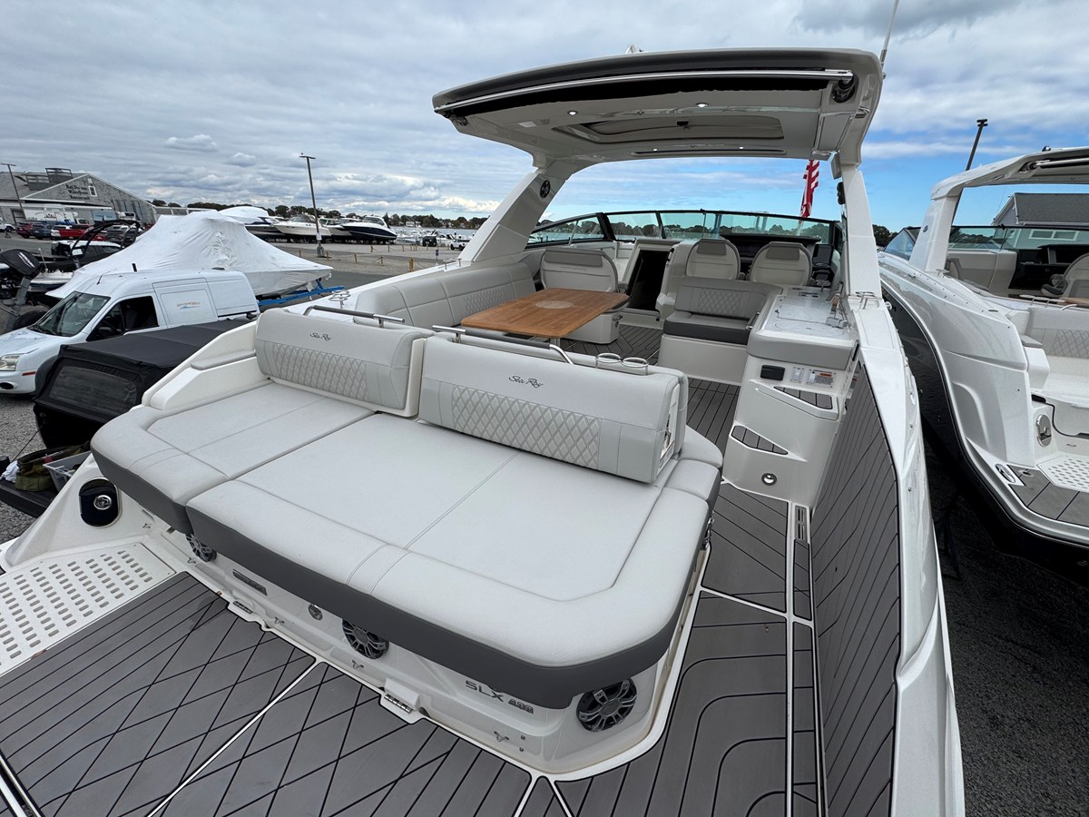 Sea Ray 400 SLX — 2023 Sea Ray 400 SLX — photo 5