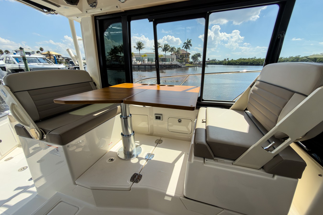 BOSTON WHALER 365 CONQUEST, photo 14