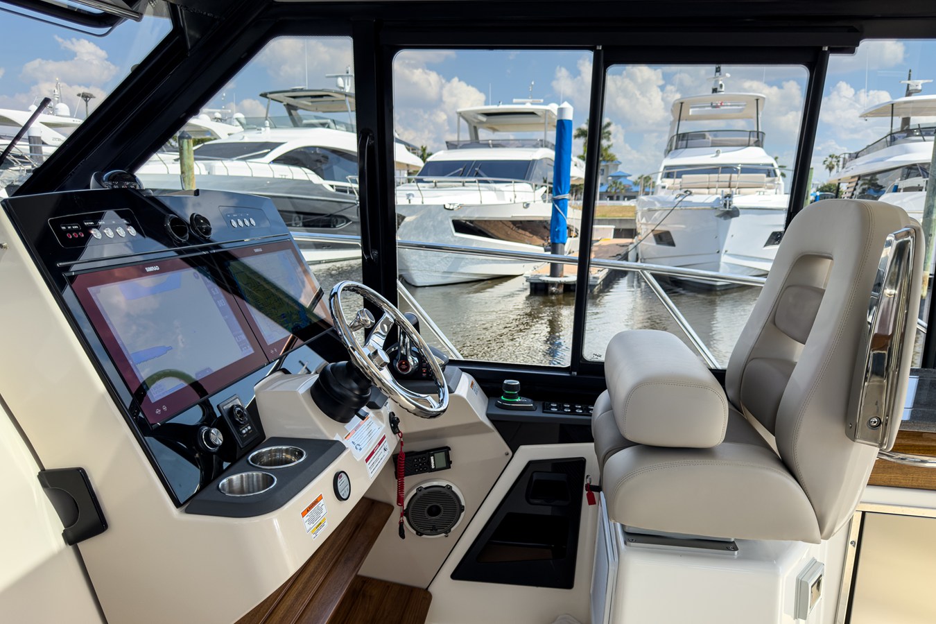 BOSTON WHALER 365 CONQUEST, photo 16