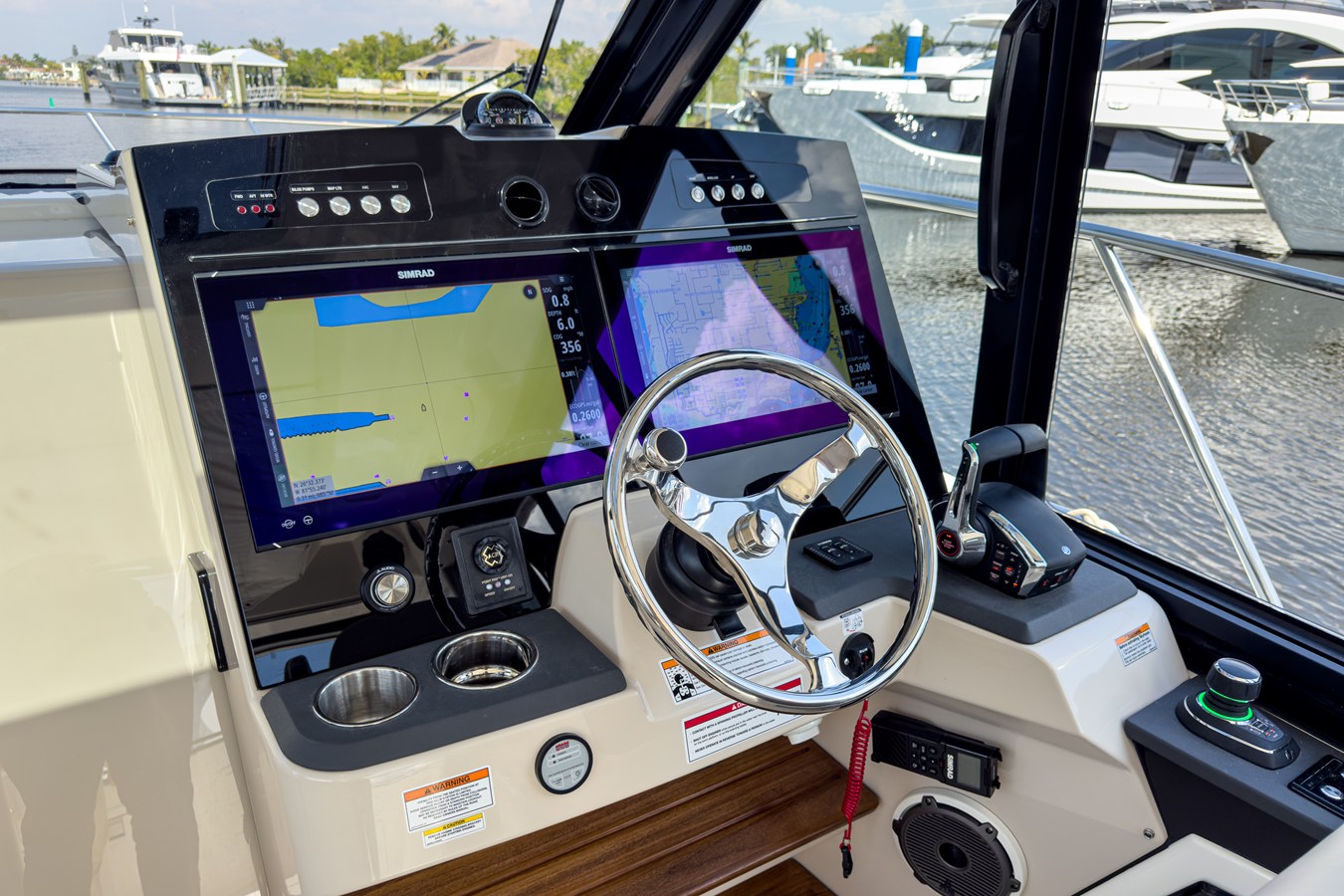 BOSTON WHALER 365 CONQUEST, photo 17