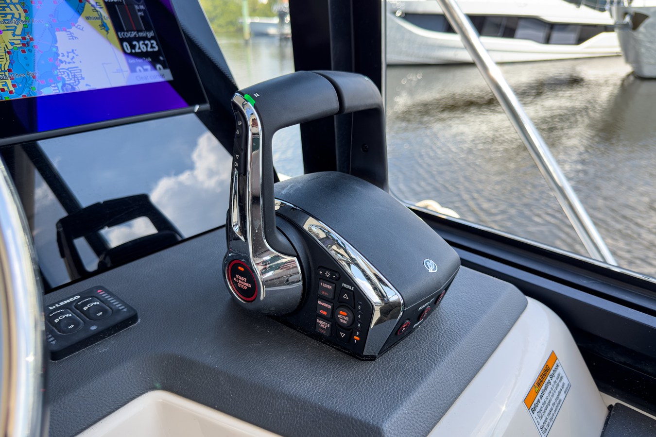 BOSTON WHALER 365 CONQUEST, photo 19
