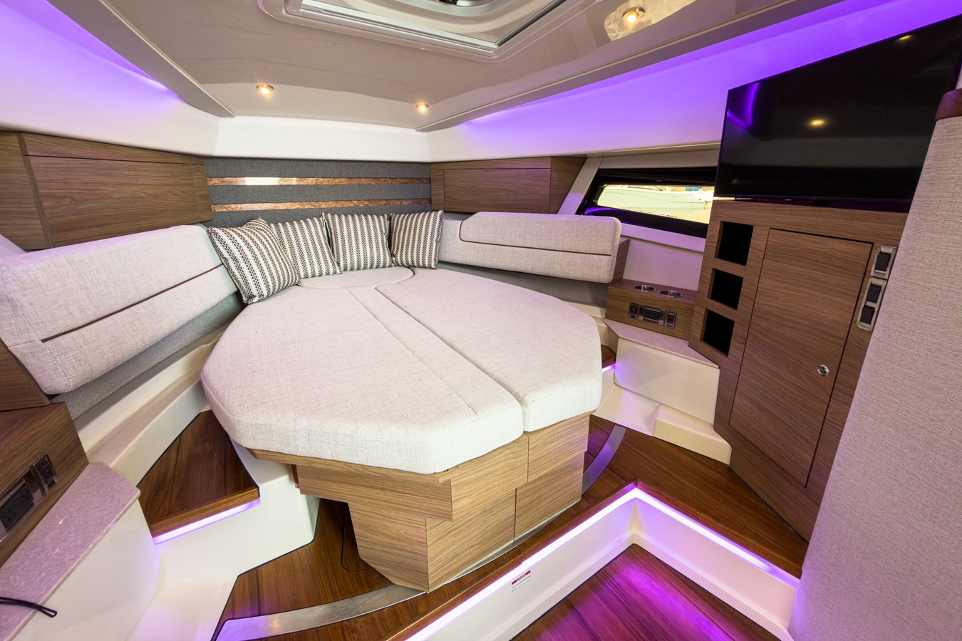 BOSTON WHALER 365 CONQUEST, photo 23