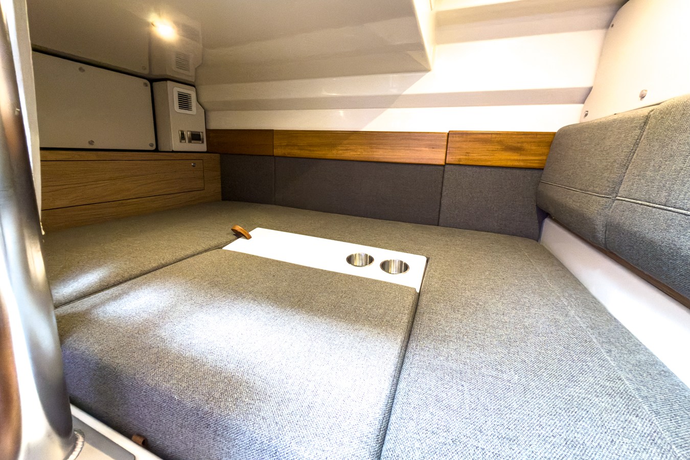 BOSTON WHALER 365 CONQUEST, photo 25