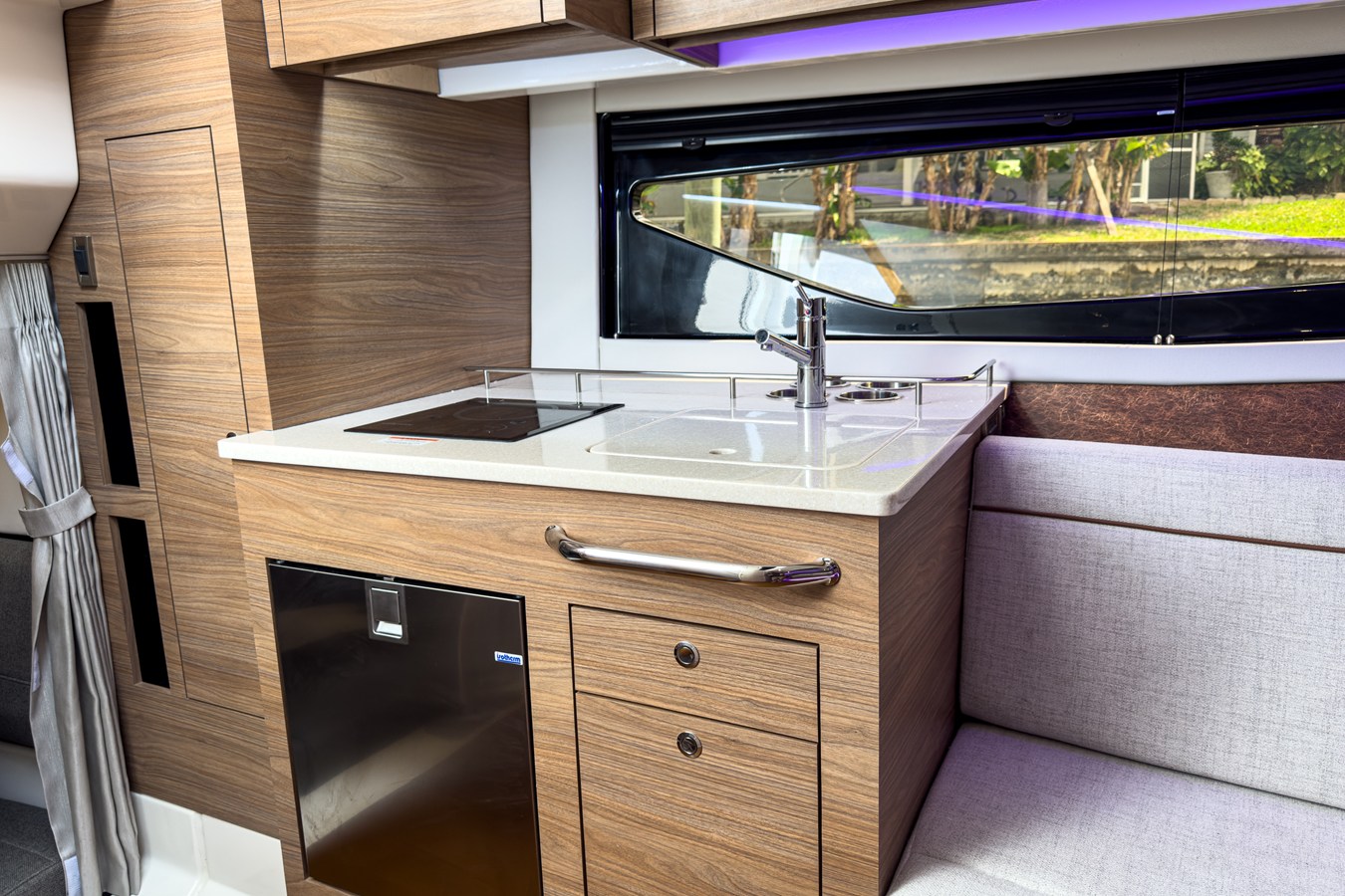 BOSTON WHALER 365 CONQUEST, photo 26
