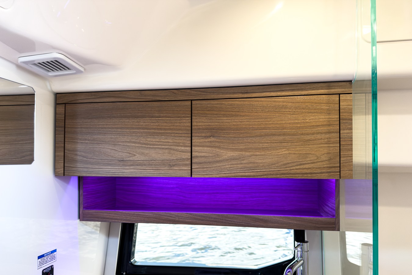 BOSTON WHALER 365 CONQUEST, photo 32