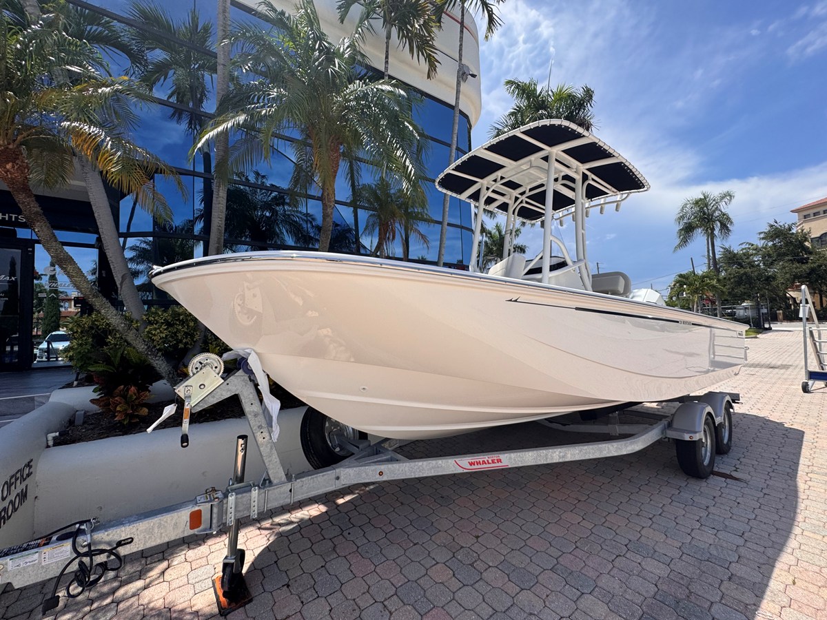 Boston Whaler 210 Montauk — 2026 Boston Whaler 210 Montauk — photo 5