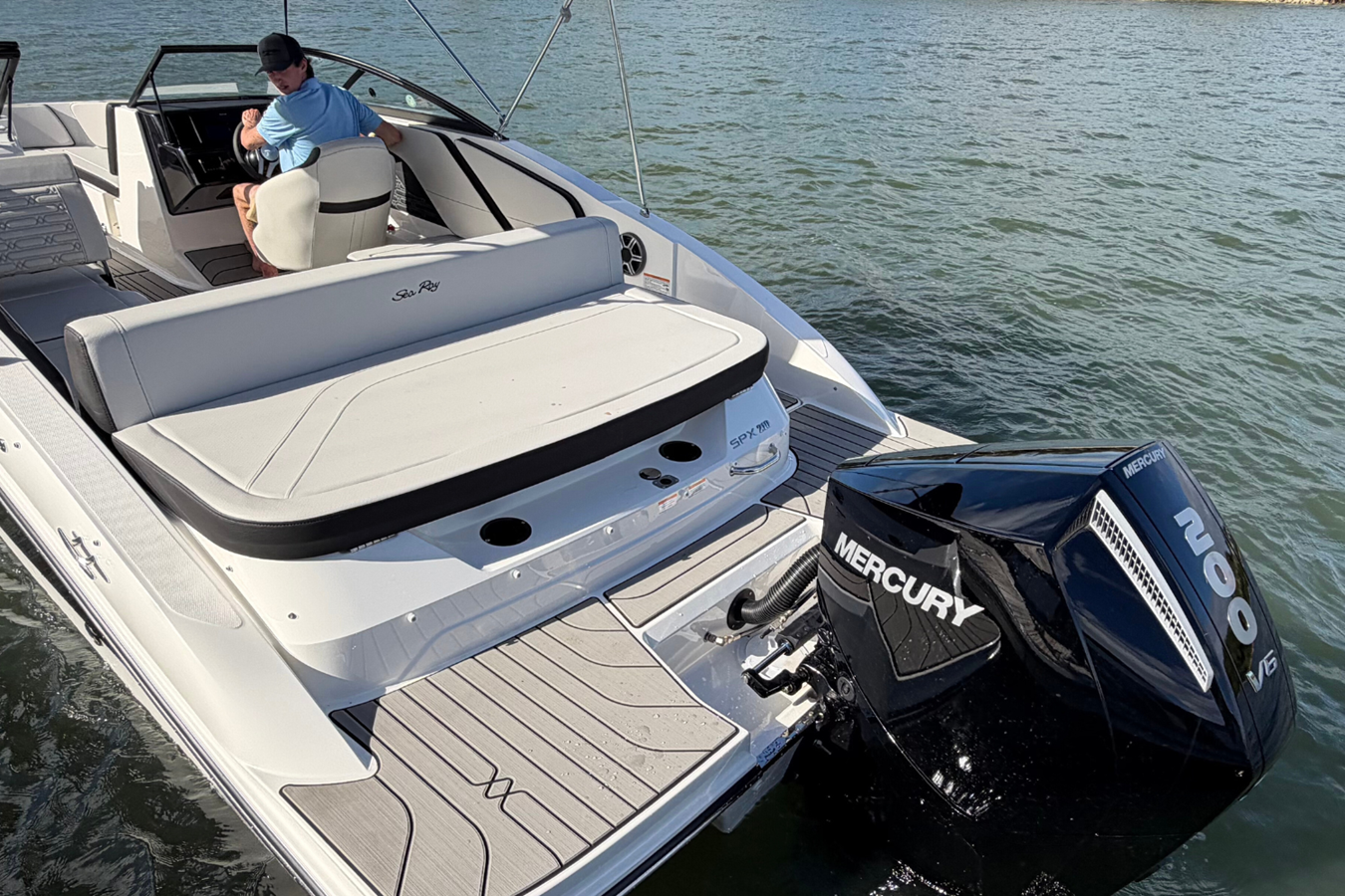 Sea Ray SPX 210 Outboard — 2026 Sea Ray SPX 210 Outboard — photo 5