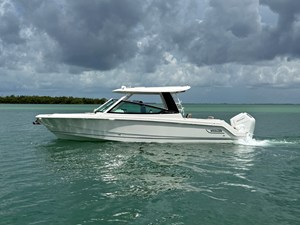 BOSTON WHALER 330 VANTAGE