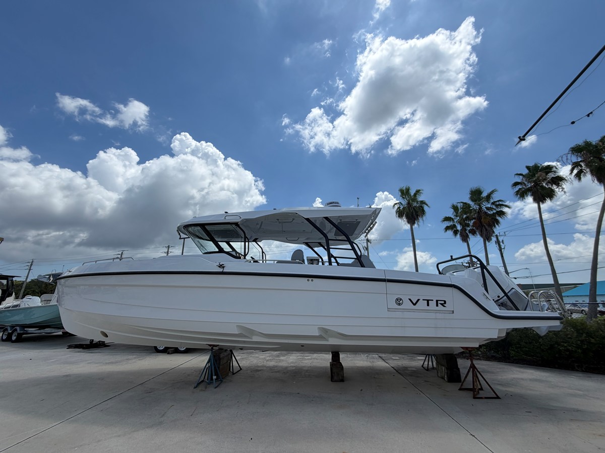 Cruisers Yachts 38 VTR — 2026 Cruisers Yachts 38 VTR — photo 2