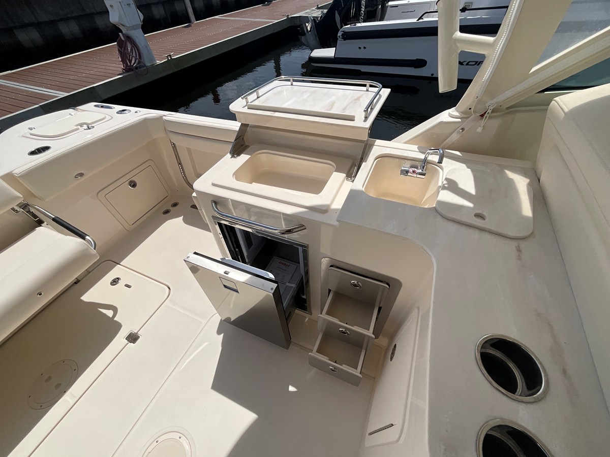 GRADY-WHITE FREEDOM 325, photo 11