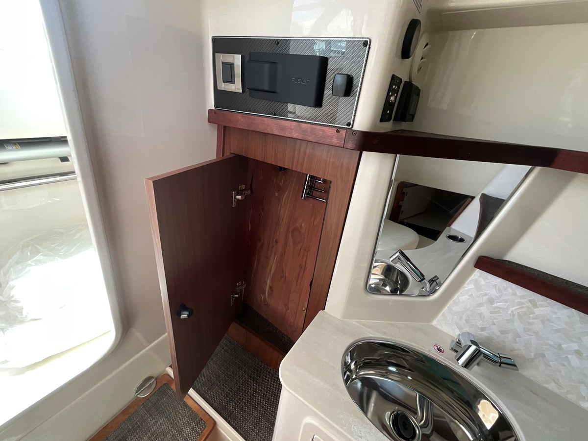GRADY-WHITE FREEDOM 325, photo 17